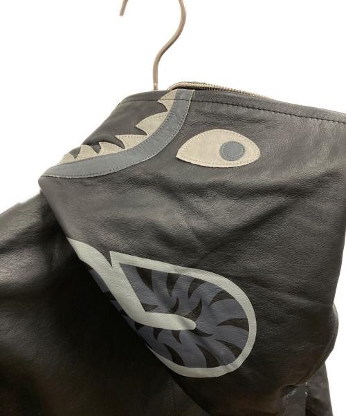A BATHING APE（アベイシングエイプ）A BATHING APE (アベイシングエイプ) レザー シャーク パーカー/A BATHING APE ブラック サイズ:Mの古着・服飾アイテム
