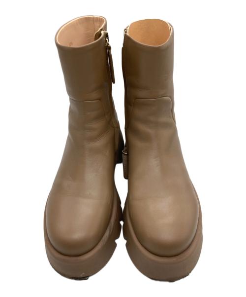 Gianvito Rossi（ジャンヴィト ロッシ）Gianvito Rossi (ジャンヴィト ロッシ) MONTEY VITELLO GLOVE BOOT/Gianvito Rossi ベージュ サイズ:37.5の古着・服飾アイテム