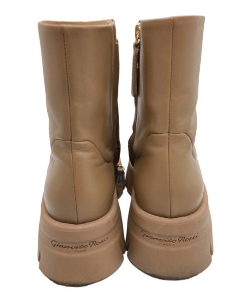 Gianvito Rossi（ジャンヴィト ロッシ）Gianvito Rossi (ジャンヴィト ロッシ) MONTEY VITELLO GLOVE BOOT/Gianvito Rossi ベージュ サイズ:37.5の古着・服飾アイテム