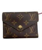 LOUIS VUITTONルイ ヴィトン）の古着「ポルトフォイユ・ヴィクトリーヌ/LOUIS VUITTON」｜ブラウン