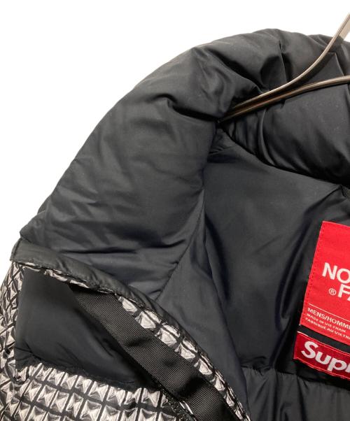 THE NORTH FACE（ザ ノース フェイス）THE NORTH FACE (ザ ノース フェイス) SUPREME (シュプリーム) スタッズ ヌプシ ジャケット/THE NORTH FACE/	Supreme シルバー・ブラック サイズ:Ｌの古着・服飾アイテム