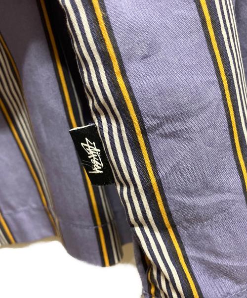 stussy（ステューシー）stussy (ステューシー) マルチストライプシャツ/stussy パープル サイズ:Mの古着・服飾アイテム