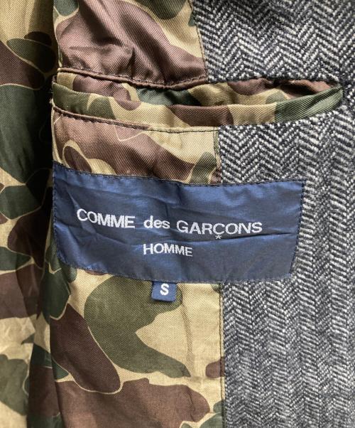 COMME des GARCONS HOMME（コムデギャルソン オム）COMME des GARCONS HOMME (コムデギャルソン オム) 裏地カモ柄ヘリンボーンコート グレー サイズ:Sの古着・服飾アイテム