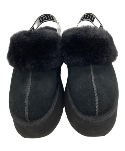 UGG（アグ）UGG (アグ) Funketteムートンサンダル/UGG ブラック サイズ:24の古着・服飾アイテム