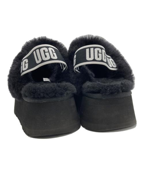 UGG（アグ）UGG (アグ) Funketteムートンサンダル/UGG ブラック サイズ:24の古着・服飾アイテム