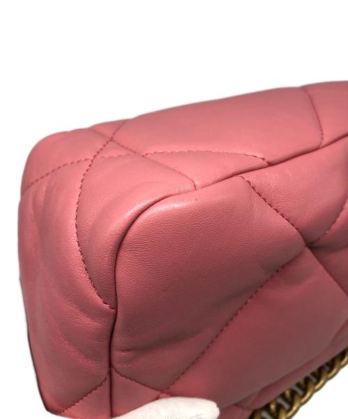 CHANEL（シャネル）CHANEL (シャネル) シャネル19 ココマーク マトラッセ キルティング フラップ チェーンショルダーバッグ ピンクの古着・服飾アイテム