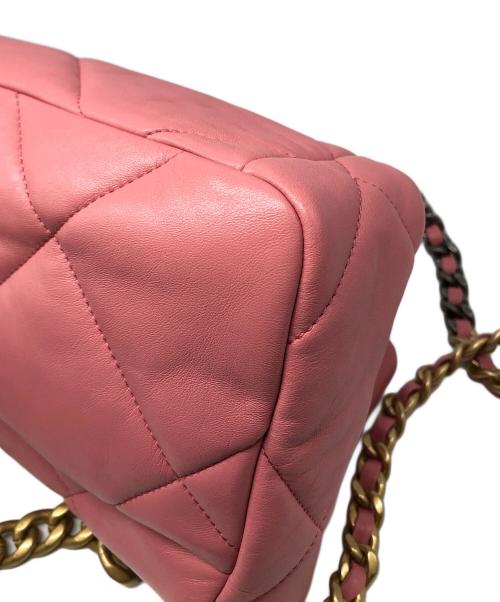 CHANEL（シャネル）CHANEL (シャネル) シャネル19 ココマーク マトラッセ キルティング フラップ チェーンショルダーバッグ ピンクの古着・服飾アイテム