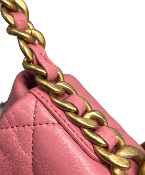 CHANEL（シャネル）CHANEL (シャネル) シャネル19 ココマーク マトラッセ キルティング フラップ チェーンショルダーバッグ ピンクの古着・服飾アイテム