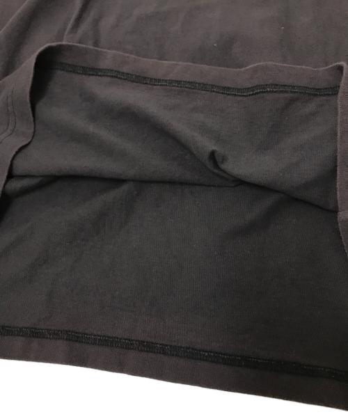 SEQUEL（シークエル）SEQUEL (シークエル) ロゴプリントカットソー チャコールグレー サイズ:Mの古着・服飾アイテム