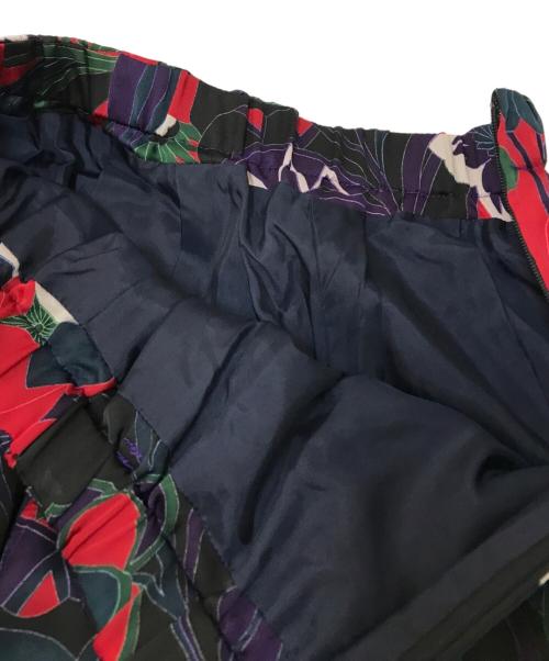 Yohji Yamamoto FEMME（ヨウジヤマモトファム）Yohji Yamamoto FEMME (ヨウジヤマモトファム) ポリグラフィックプリントワイドパンツ レッド×ブラック サイズ:2の古着・服飾アイテム