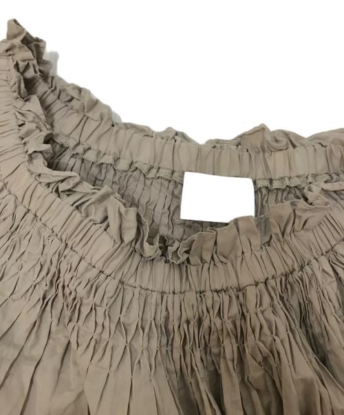 merlette（マーレット）merlette (マーレット) AMIEL OFF-SHOULDER ブラウス ベージュ サイズ:XSの古着・服飾アイテム