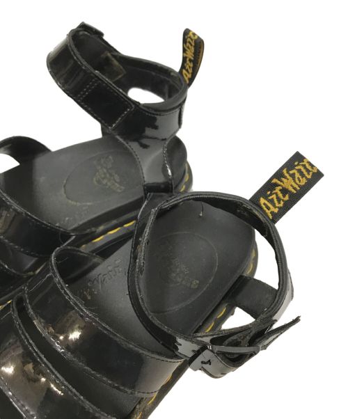 Dr.Martens（ドクターマーチン）Dr.Martens (ドクターマーチン) エナメルストラップサンダル ブラック サイズ:US:6Lの古着・服飾アイテム