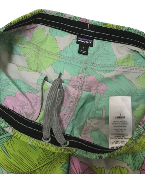 Patagonia（パタゴニア）Patagonia (パタゴニア) BAGGIES SHORTS グリーン×ピンク サイズ:Sの古着・服飾アイテム
