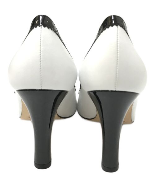 Manolo Blahnik（マノロブラニク）Manolo Blahnik (マノロブラニク) レザーストラップパンプス ホワイト サイズ:34 1/2の古着・服飾アイテム