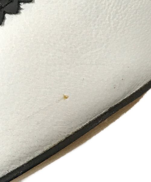 Manolo Blahnik（マノロブラニク）Manolo Blahnik (マノロブラニク) レザーストラップパンプス ホワイト サイズ:34 1/2の古着・服飾アイテム