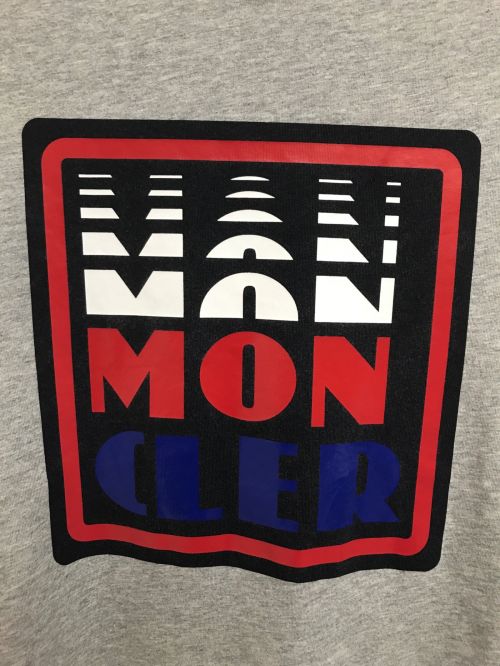 MONCLER（モンクレール）MONCLER (モンクレール) プリントTシャツ グレー サイズ:Sの古着・服飾アイテム