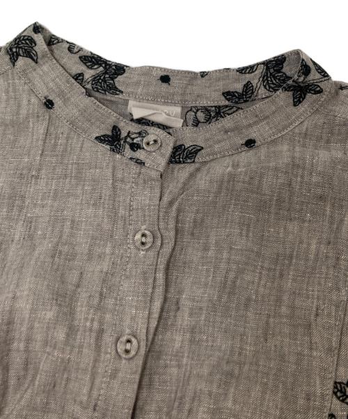 TSUHARU by samansa Mos2（ツハル バイ サマンサモスモス）TSUHARU by samansa Mos2 (ツハル バイ サマンサモスモス) リネン果物柄刺繍ワンピース グレー サイズ:Fの古着・服飾アイテム