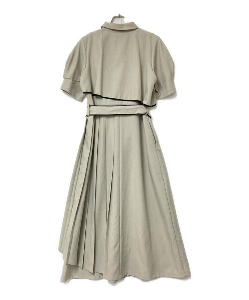 UNITED TOKYO（ユナイテッドトーキョー）UNITED TOKYO (ユナイテッドトーキョー) ハーフパイピングプリーツワンピース ベージュ サイズ:FREEの古着・服飾アイテム