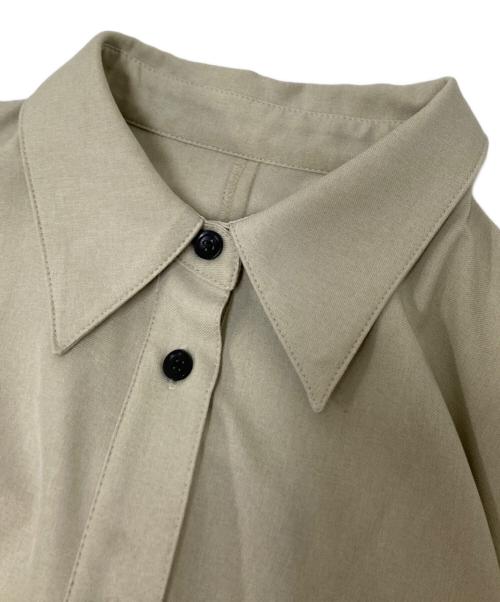 UNITED TOKYO（ユナイテッドトーキョー）UNITED TOKYO (ユナイテッドトーキョー) ハーフパイピングプリーツワンピース ベージュ サイズ:FREEの古着・服飾アイテム