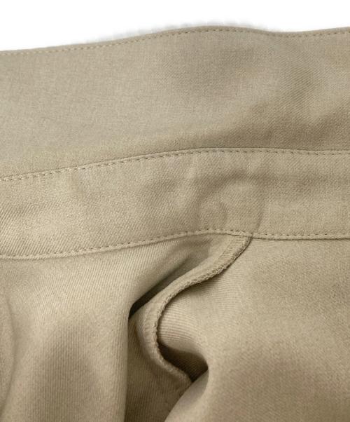 UNITED TOKYO（ユナイテッドトーキョー）UNITED TOKYO (ユナイテッドトーキョー) ハーフパイピングプリーツワンピース ベージュ サイズ:FREEの古着・服飾アイテム