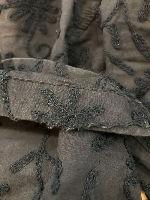 Engineered Garments（エンジニアドガーメンツ）Engineered Garments (エンジニアド ガーメンツ) 総柄フラワー刺繍ワンタックポリウールスラックスパンツ ネイビー サイズ:34の古着・服飾アイテム