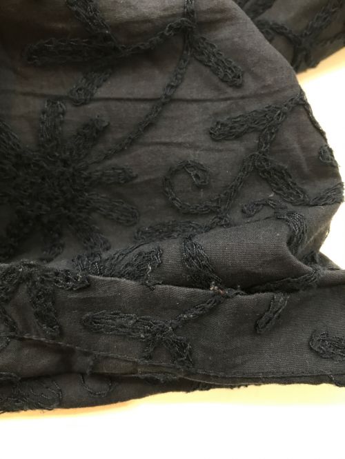 Engineered Garments（エンジニアドガーメンツ）Engineered Garments (エンジニアド ガーメンツ) 総柄フラワー刺繍ワンタックポリウールスラックスパンツ ネイビー サイズ:34の古着・服飾アイテム