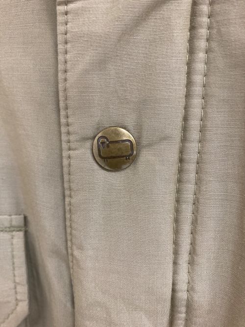 WOOLRICH（ウールリッチ）WOOLRICH (ウールリッチ) マウンテンパーカー ベージュ サイズ:Mの古着・服飾アイテム