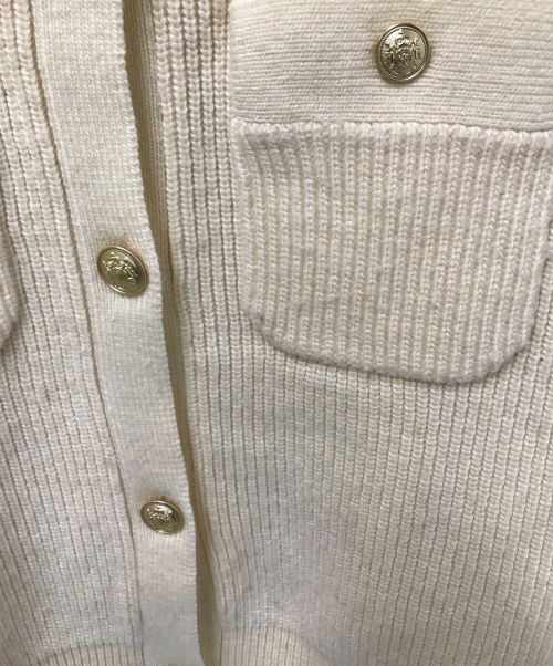 Mila Owen（ミラオーウェン）Mila Owen (ミラオーウェン) 金釦クルーネックニットカーディガン アイボリーの古着・服飾アイテム