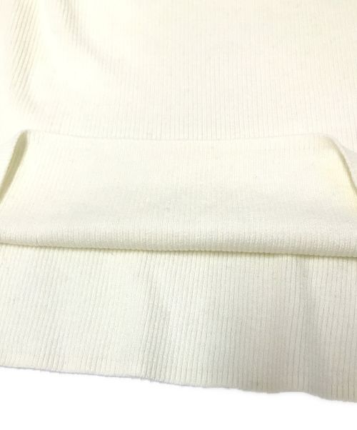 Mila Owen（ミラオーウェン）Mila Owen (ミラオーウェン) ドレープデザインオフショルニットトップス アイボリーの古着・服飾アイテム