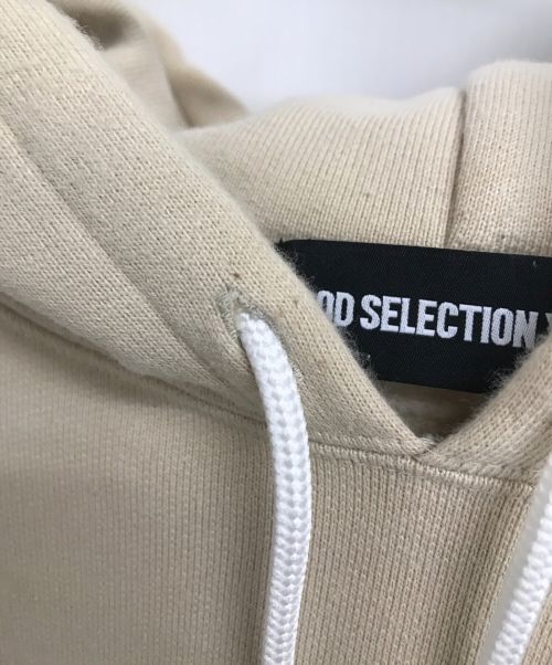GOD SELECTION XXX（ゴッドセレクショントリプルエックス）GOD SELECTION XXX (ゴッドセレクショントリプルエックス) ボックスロゴパーカー ベージュ サイズ:Lの古着・服飾アイテム