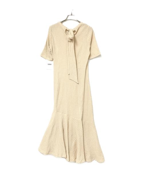 furfur（ファーファー）furfur (ファーファー) チェックワンピース ベージュ×ホワイト サイズ:F 未使用品の古着・服飾アイテム