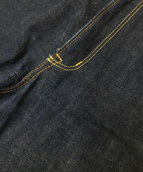 MARKAWARE（マーカウェア）MARKAWARE (マーカウェア) CENTER PRESS STRAIGHT FIT PANTS インディゴ サイズ:２の古着・服飾アイテム
