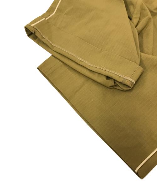 GUCCI（グッチ）GUCCI (グッチ) PRINTED LOGO LEG SHORT オリーブ サイズ:50の古着・服飾アイテム