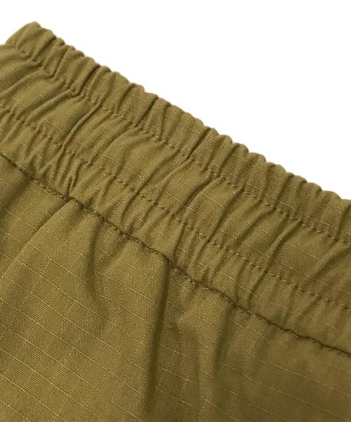 GUCCI（グッチ）GUCCI (グッチ) PRINTED LOGO LEG SHORT オリーブ サイズ:50の古着・服飾アイテム