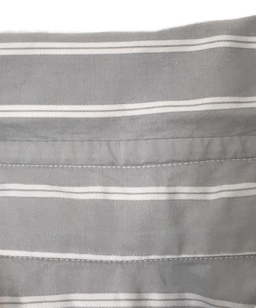 (La)Fabriqu en（ラ・ファブリック・クルヴォン）(La)Fabriqu en (ラ・ファブリック・クルヴォン) ストライプシャツ グレー サイズ:1の古着・服飾アイテム