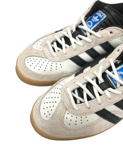 adidas（アディダス）adidas (アディダス) BAD BUNNY GAZELLE INDOOR ベージュ サイズ:27.0cmの古着・服飾アイテム