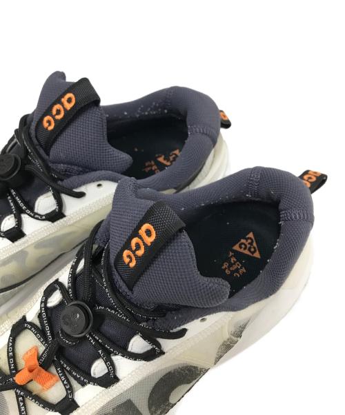 NIKE ACG（ナイキエーシージー）NIKE ACG (ナイキエージーシー) MOUNTAIN FLY 2 LOW アイボリー×グレー サイズ:28.0cmの古着・服飾アイテム