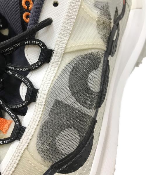 NIKE ACG（ナイキエーシージー）NIKE ACG (ナイキエージーシー) MOUNTAIN FLY 2 LOW アイボリー×グレー サイズ:28.0cmの古着・服飾アイテム