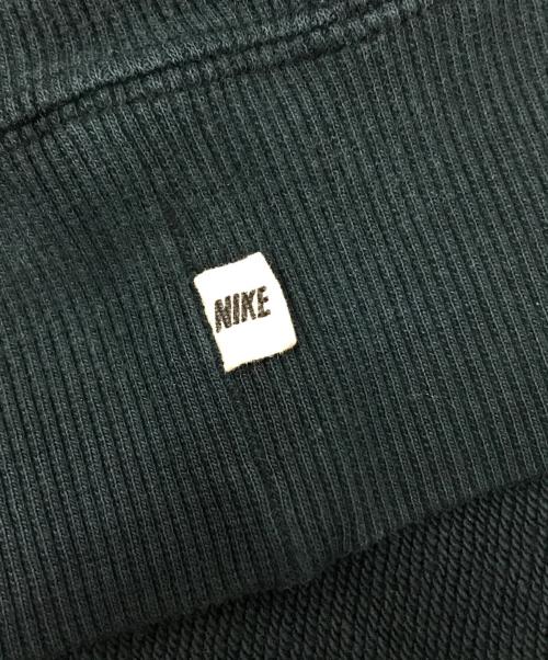 NIKE（ナイキ）NIKE (ナイキ) 刺繍ロゴVガゼットスウェット ブラック サイズ:XLの古着・服飾アイテム