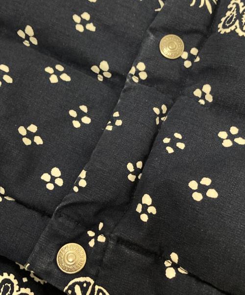 LEVI'S（リーバイス）LEVI'S (リーバイス) ペイズリー柄ダウンベスト ネイビー サイズ:XLの古着・服飾アイテム