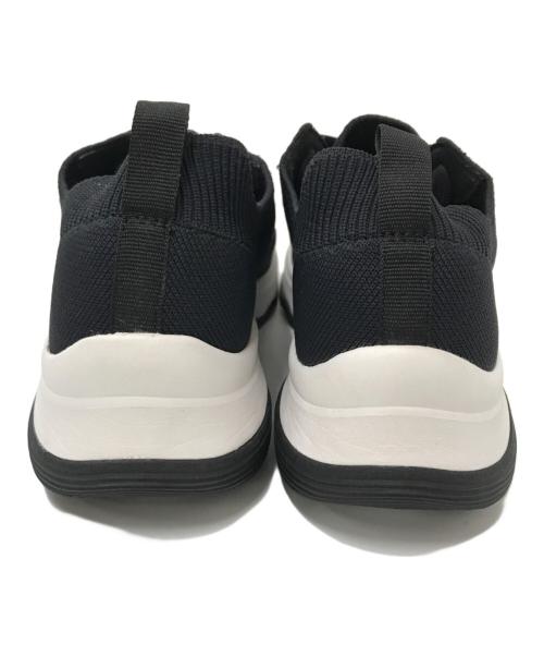 CLARKS（クラークス）CLARKS (クラークス) Circuit Tie ブラック×ホワイト サイズ:UK6の古着・服飾アイテム