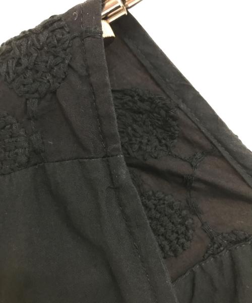 pas de calais（パドカレ）pas de calais (パドカレ) サークルエンブロイダリー刺繍ブラウス ブラック サイズ:36の古着・服飾アイテム