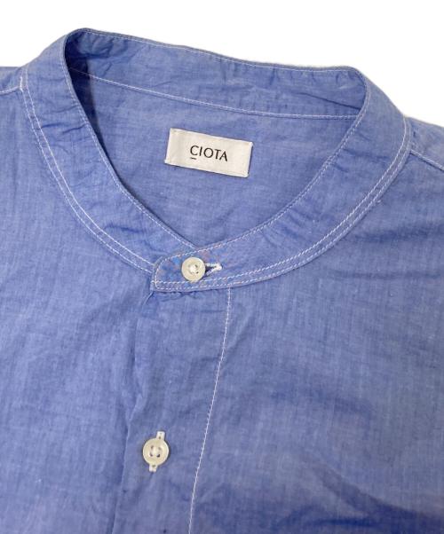 CIOTA（シオタ）CIOTA (シオタ) スビンコットンタイプライターバンドカラーシャツ ブルー サイズ:5の古着・服飾アイテム
