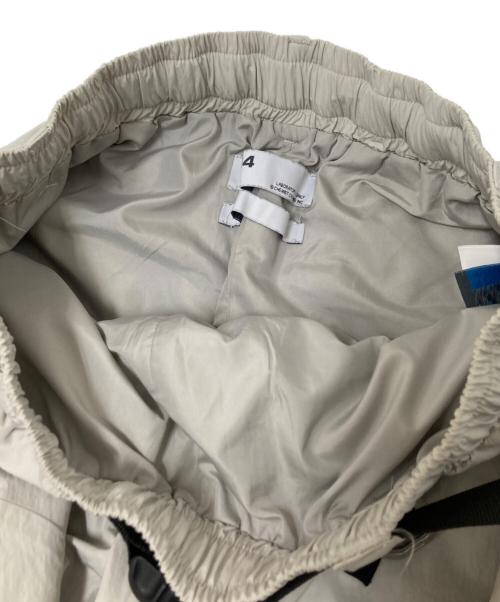 C2H4（シーツーエイチフォー）C2H4 (シーツーエイチフォー) BUCKLE TRACK PANTS ベージュ サイズ:XSの古着・服飾アイテム