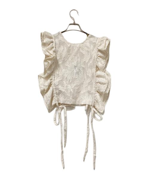 ANDREA & Co（アンドレアアンドコー）ANDREA & Co (アンドレアアンドコー) フリルジャガードベスト アイボリー サイズ:M 未使用品の古着・服飾アイテム