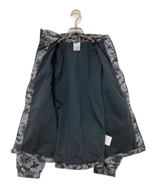 NIKE（ナイキ）NIKE (ナイキ) ウーブン フルジップ プリント ジャケット ブラック×グレー サイズ:Sの古着・服飾アイテム