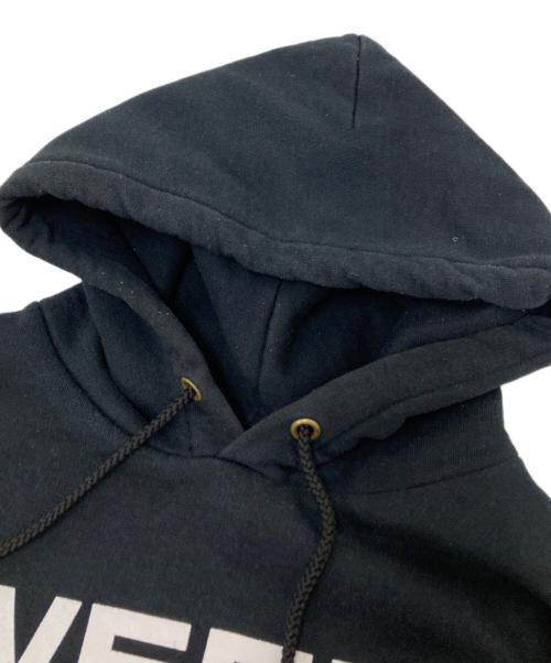 CAMBER（キャンバー）CAMBER (キャンバー) GDC (ジーディーシー) コラボプリントパーカー ブラック×ホワイト サイズ:Sの古着・服飾アイテム