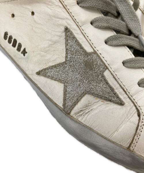 GOLDEN GOOSE（ゴールデングース）GOLDEN GOOSE (ゴールデングース) ヴィンテージ加工レザースニーカー ホワイト×シルバー サイズ:43の古着・服飾アイテム