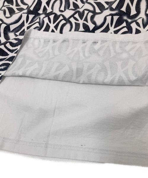 SUPREME（シュプリーム）SUPREME (シュプリーム) GENUINE MERCHANDISE (ジェニュイン マーチャンダイズ) New York Yankees Airbrush S/S Top ホワイト サイズ:Lの古着・服飾アイテム