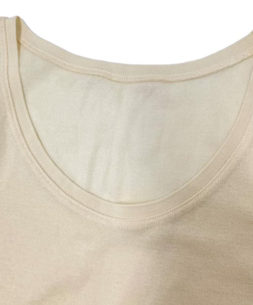 HaaT ISSEY MIYAKE（ハート イッセイ ミヤケ）HaaT ISSEY MIYAKE (ハート イッセイ ミヤケ) ノースリーブカットソー アイボリー サイズ:2の古着・服飾アイテム